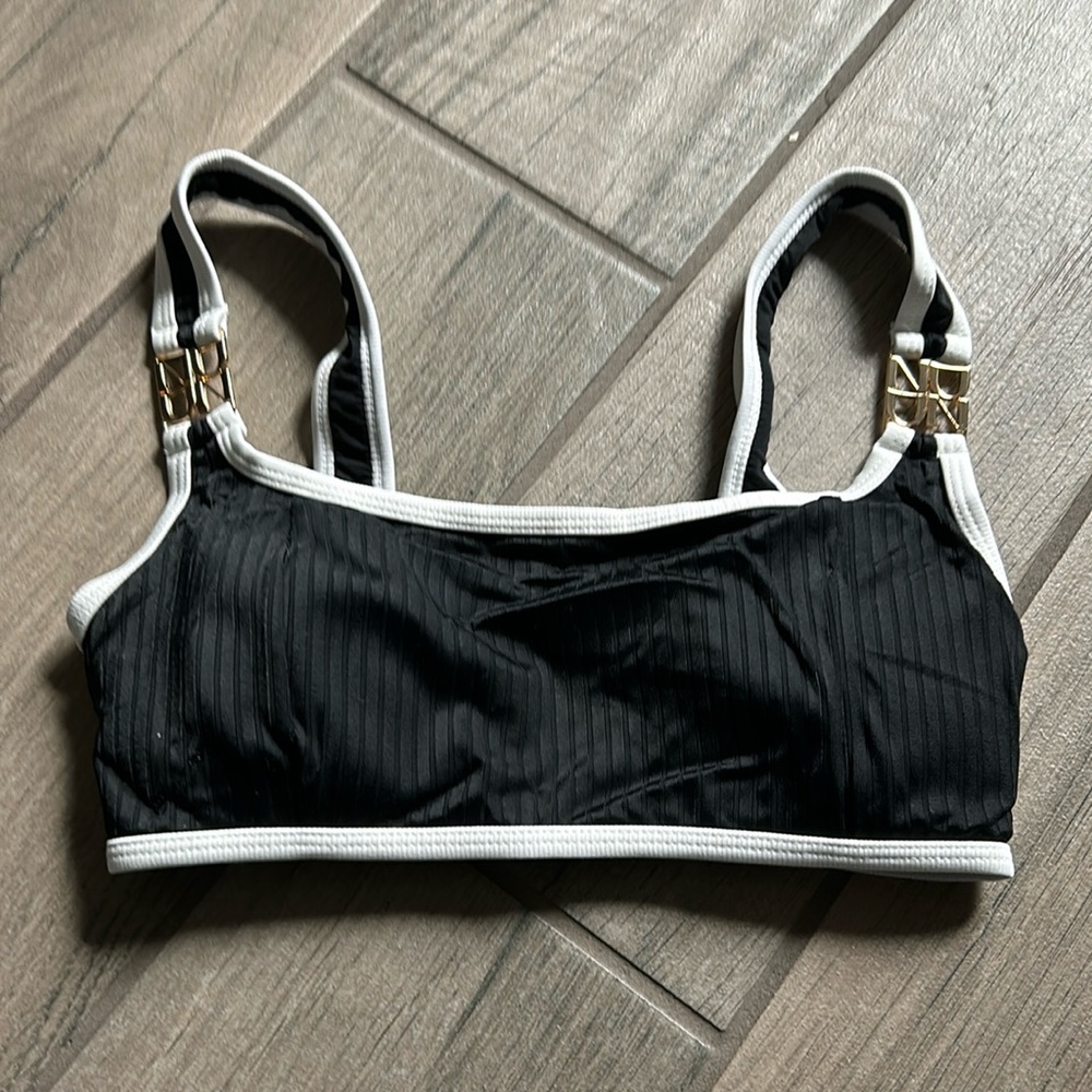 Daze dayz black bikini top with removable pads